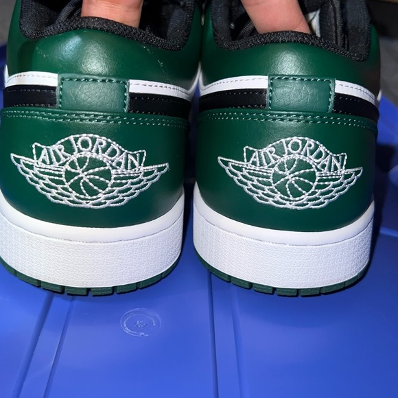 Air Jordan 1 Low Green Toe - Picture 7 of 9